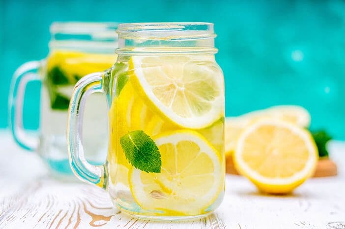 Manfaat dan Cara Mudah Mengonsumsi Air Lemon untuk Kesehatan Tubuh