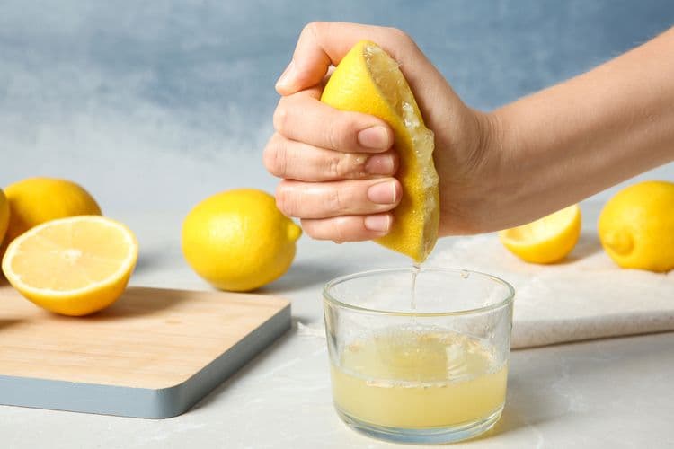 Manfaat dan Cara Mudah Mengonsumsi Air Lemon untuk Kesehatan Tubuh